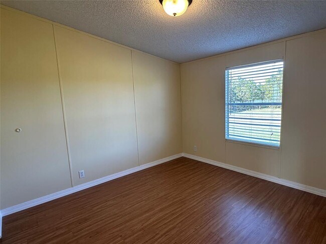 Building Photo - 401 Co Rd 248