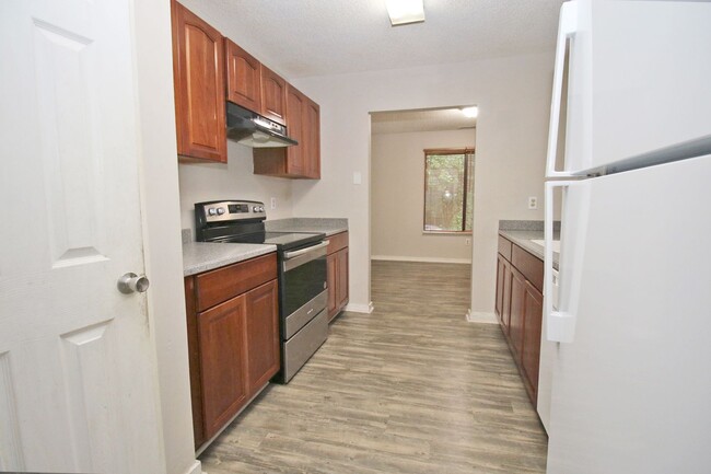 Building Photo - 2 Bedroom, 2 Bath Condo at Village Creek -...