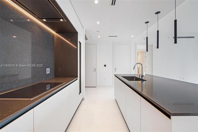 Building Photo - 300 Biscayne Boulevard Way