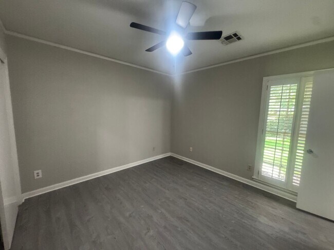Building Photo - 3054 Merrimac Dr