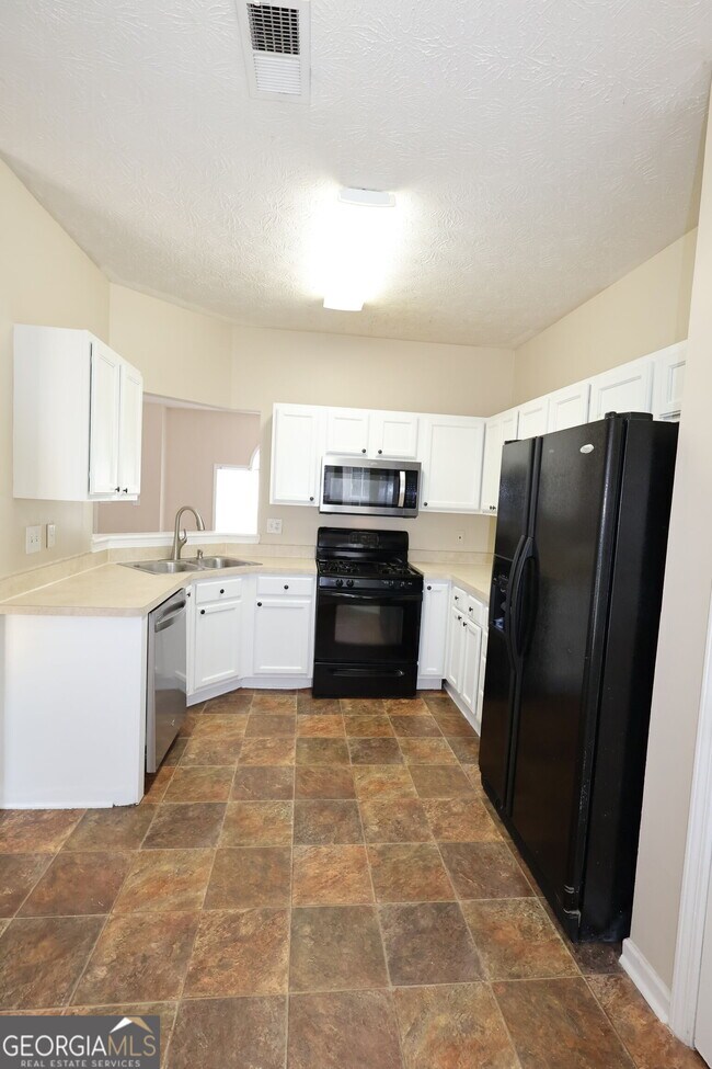 Building Photo - 3044 Lake Park Trail