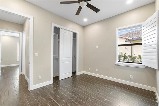 Building Photo - 11835 S Baypoint Cir