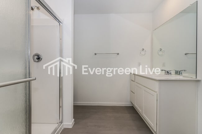 Building Photo - 19747 US-59