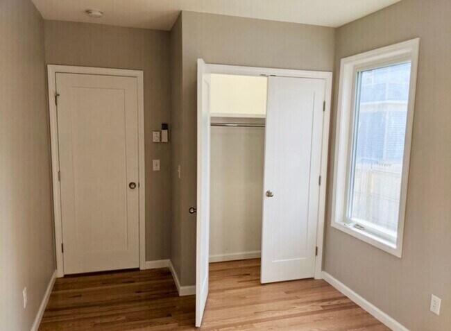 Building Photo - 209 S Meadow St