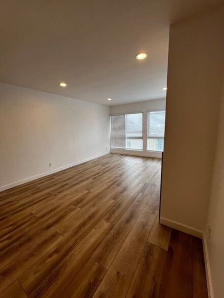 Building Photo - 20 29th Ave