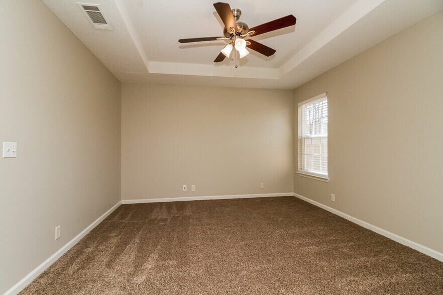 Building Photo - 804 Winchester Cl