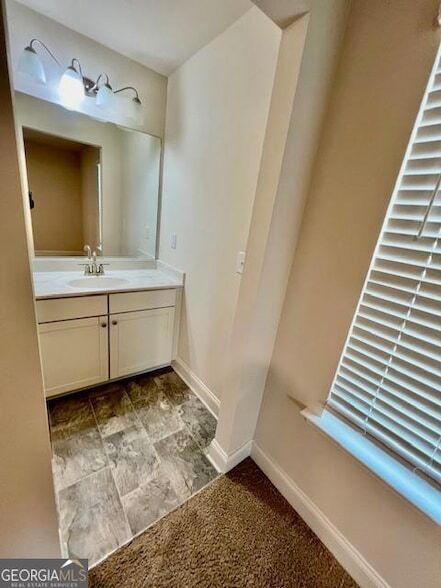 Building Photo - 600 Rosehill Ln SW