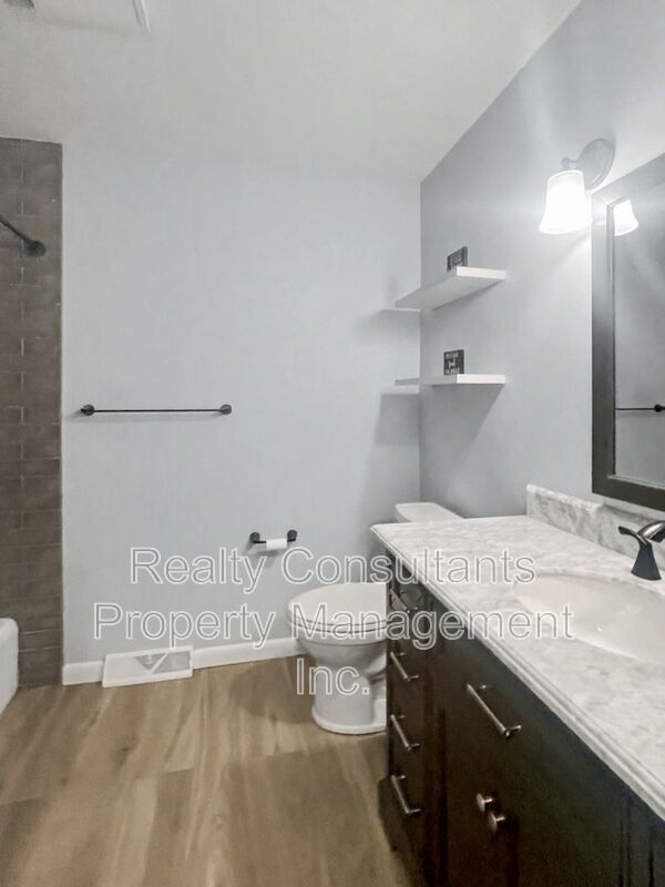 Building Photo - 3222 S Elm-Eugene St