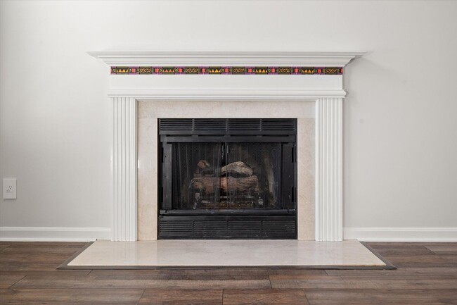 Building Photo - Beautiful 3-Bedroom Home on a Quiet Cul-de...