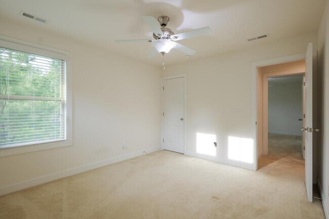 Building Photo - 411 Alamosa Pl