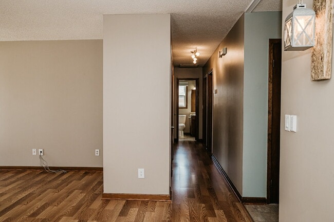 Building Photo - Move-In Ready! 3-Bed Home with Spacious Backyard