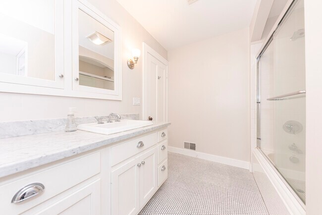 Building Photo - 1111 Olivia Ave