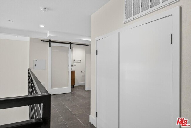 Building Photo - 2412 Eads St