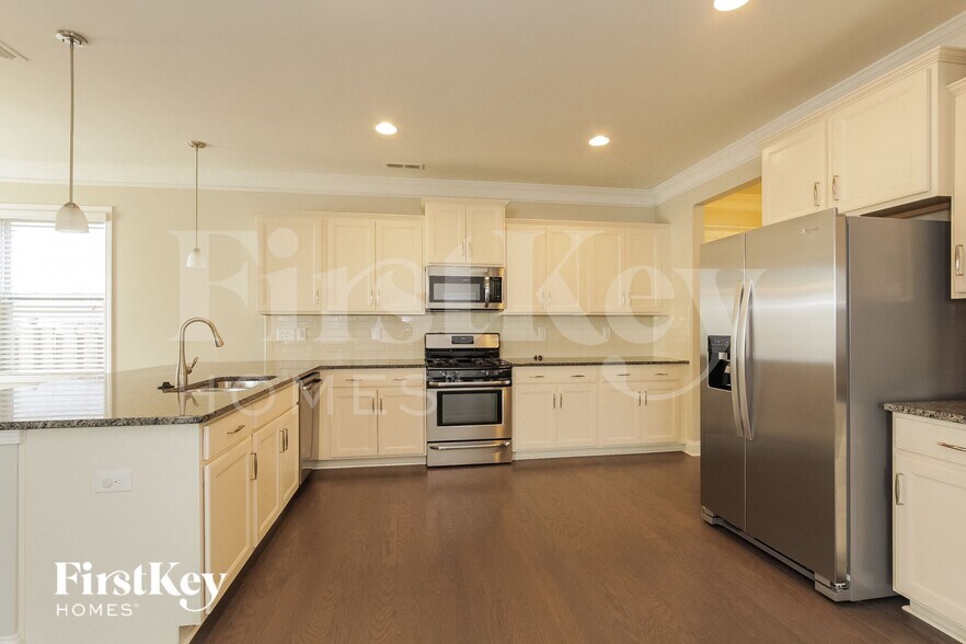 Building Photo - 8137 Kalson St