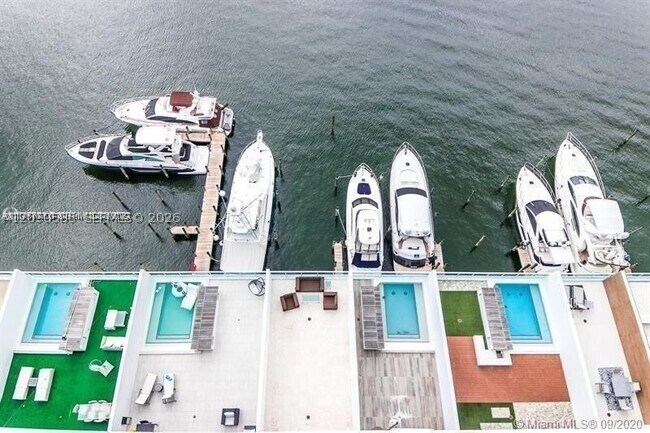 Building Photo - 400 Sunny Isles Blvd
