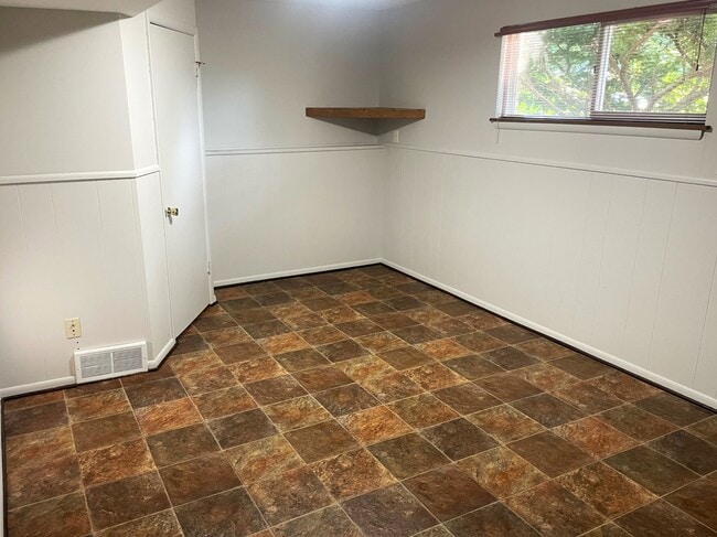 Building Photo - 1522 Cameron Dr