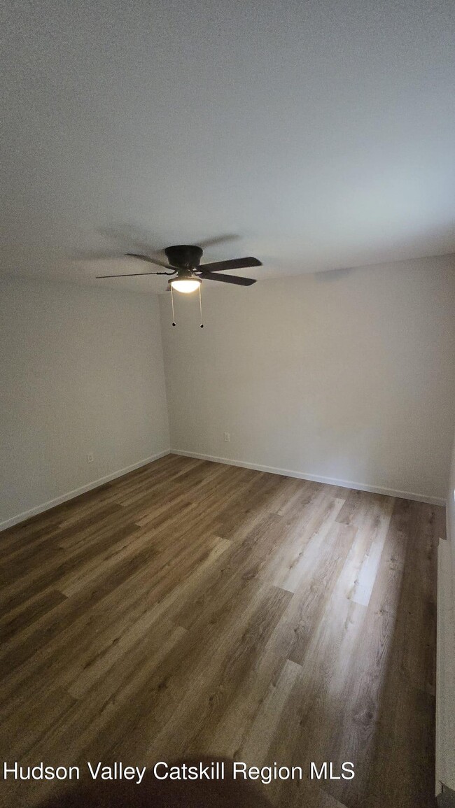 Building Photo - 1321 Sleepy Hollow Rd