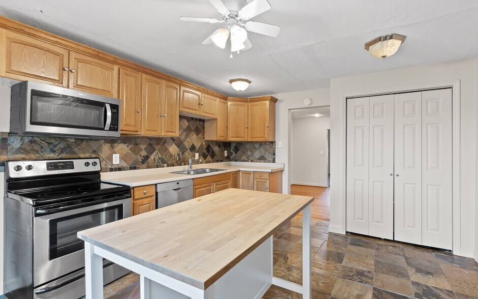 Building Photo - 304 Keith St