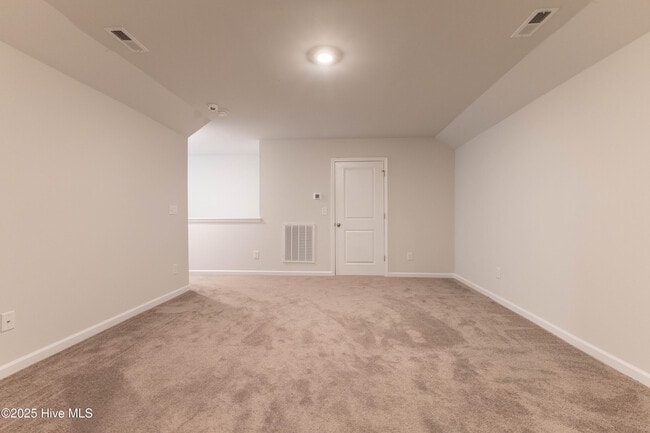 Building Photo - 509 Birdsong Dr