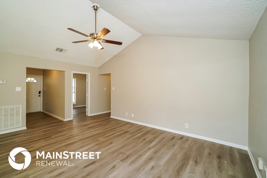 Building Photo - 1530 Lahn Rd