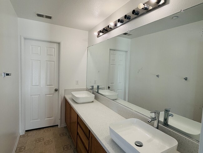 Building Photo - 7575 Lime Ave