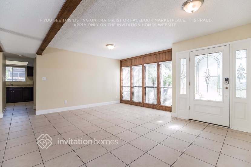 Building Photo - 1074 Windsong Cir