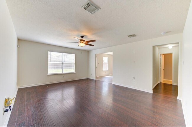 Building Photo - 15002 Sunset Bay Ct