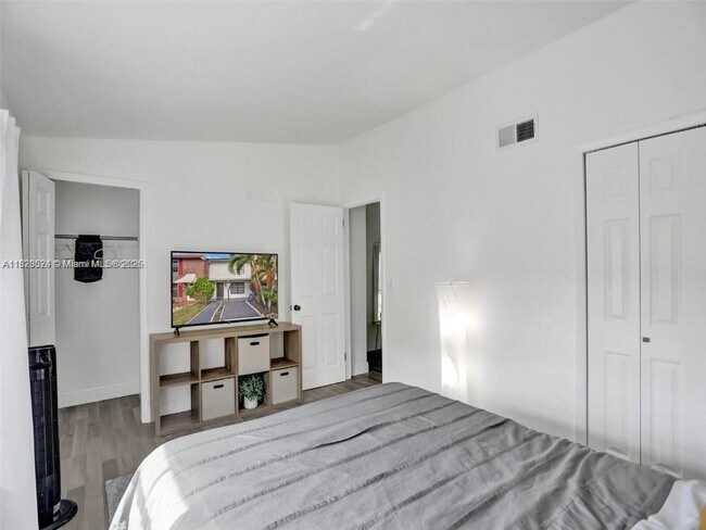Building Photo - 3603 Townhouse Ct
