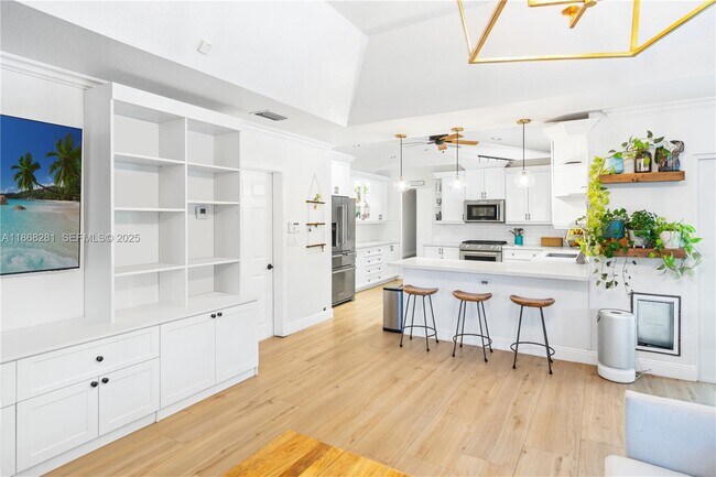 Building Photo - 16550 SW 77th Ct