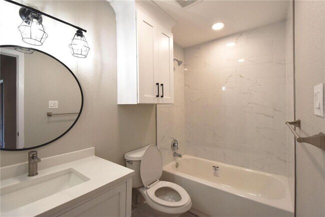 Building Photo - 8600 Fathom Cir