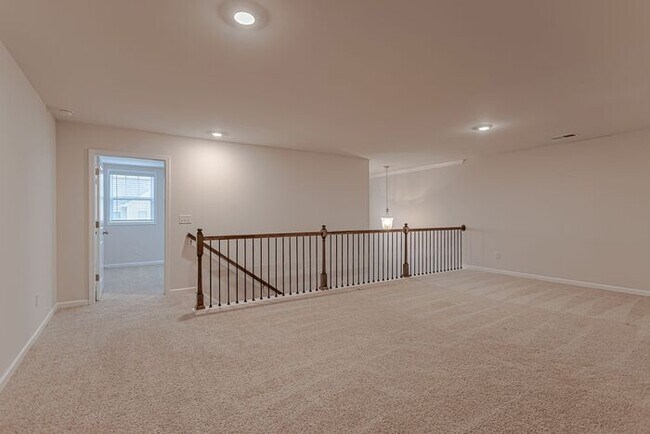 Building Photo - Townhome in Popular Sudduth Farms in Greer...