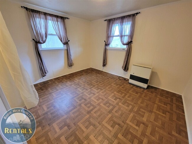 Building Photo - 316 Carl Giles Rd