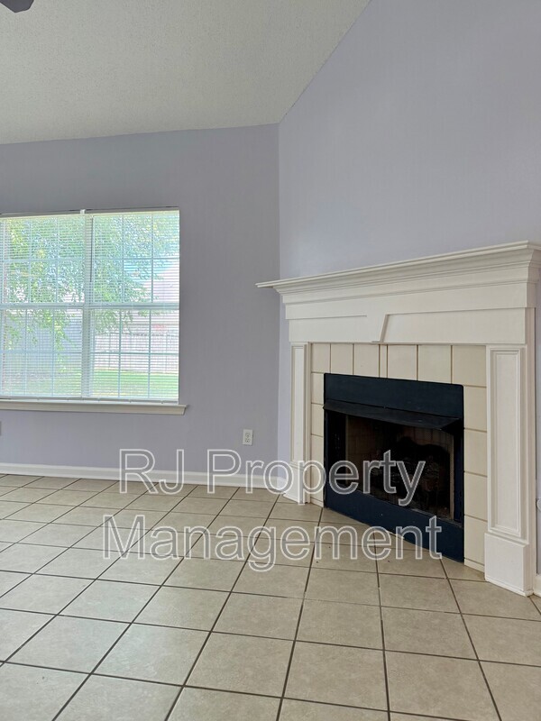 Building Photo - 5353 Farm Ridge Dr