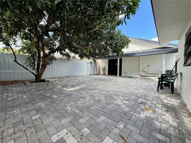 Building Photo - 9064 SW 6th St