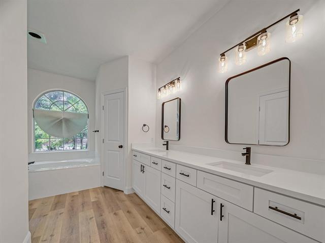 Building Photo - 3904 Evesham Dr