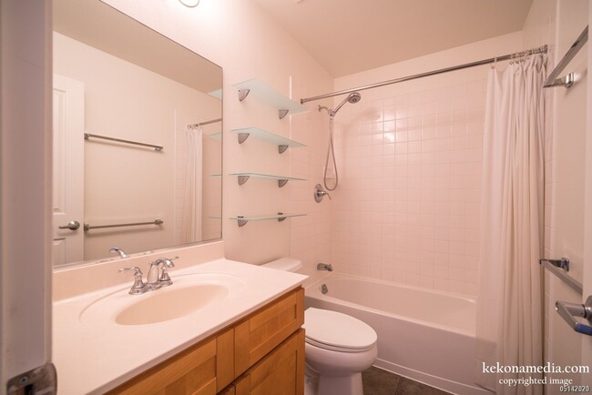 Building Photo - Immaculate, Move In Ready, Fully Upgraded,...