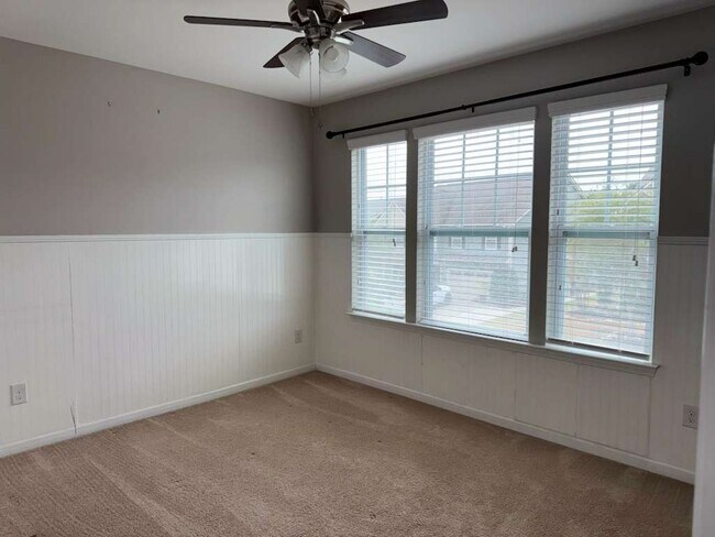 Building Photo - 2041 Fuschia Ct