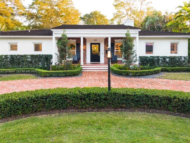 Building Photo - 600 San Lorenzo Ave