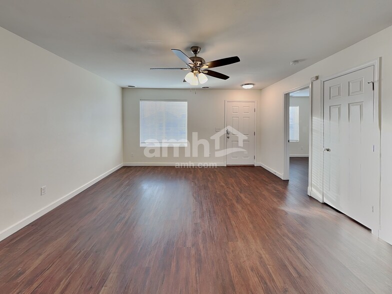 Building Photo - 96 W White Sands Dr