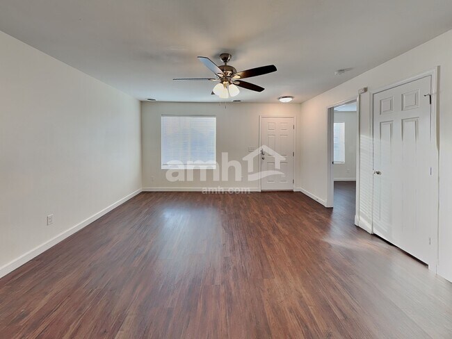 Building Photo - 96 W White Sands Dr