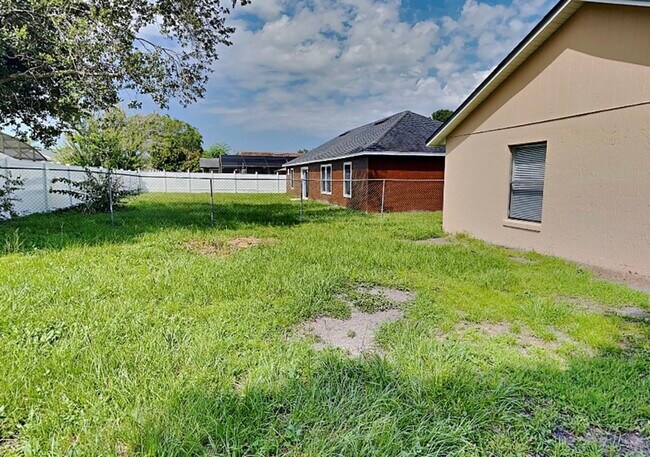 Building Photo - 266 Magellan Dr