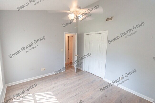 Building Photo - 6661 Wisteria Dr