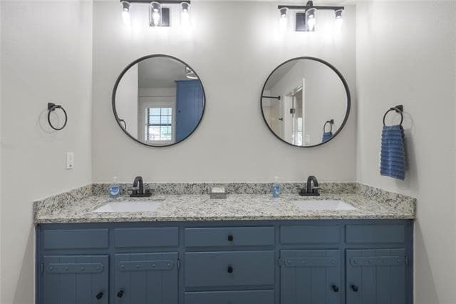 Building Photo - 323 Dyer Cir