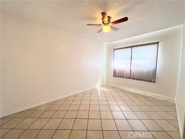 Building Photo - 216 N Dalton Ave