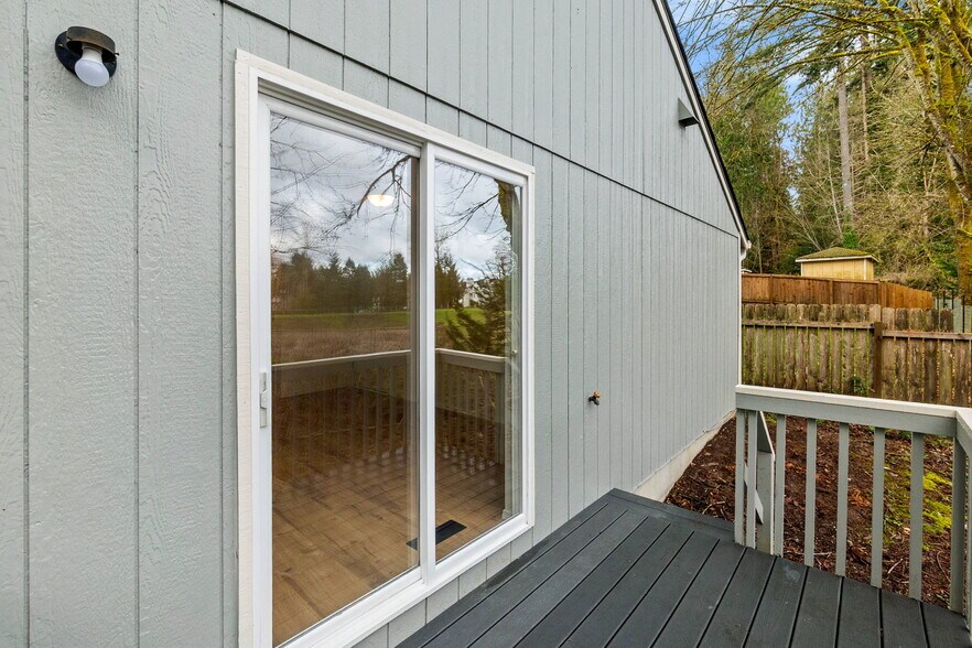 Building Photo - 1102 Irving St SW