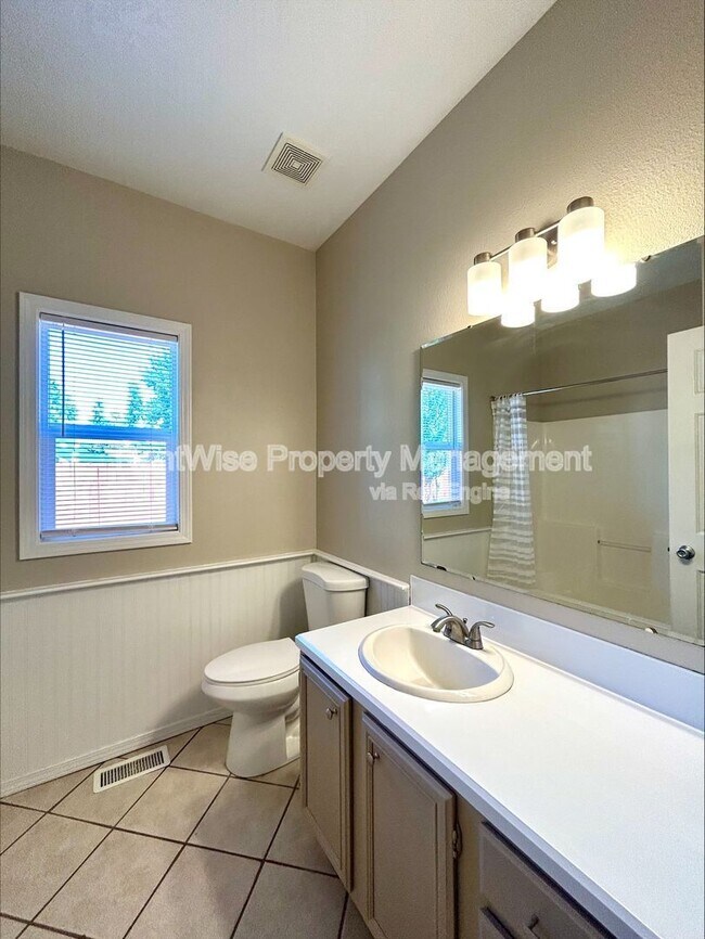 Building Photo - 690 W Konavle Ct