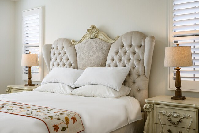 Building Photo - 110 Sugar Cane