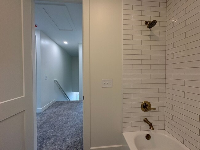 Building Photo - New Build- 3 bedroom, 2.5 bathroom home fo...
