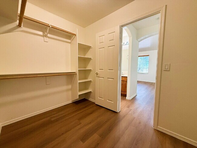 Building Photo - Beautiful Goodyear Home in Centerra – Spacious, Stylish & Move-In Ready!