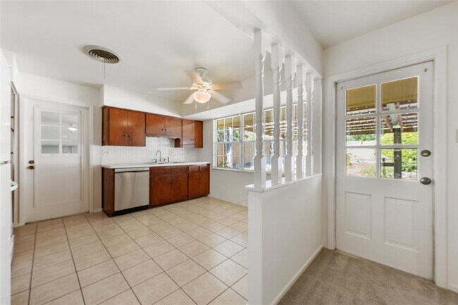 Building Photo - 6706 Willamette Dr